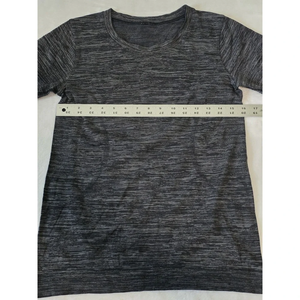 Lululemon Womens Best for Size 4 Heathered Gray Swiftly Relaxed Short Sleeve Tee